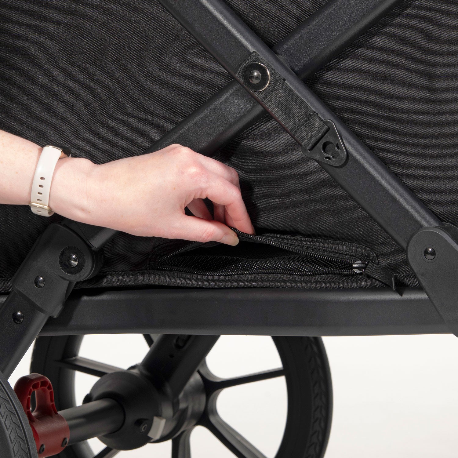 caravan coupe LTE zipper crumb release