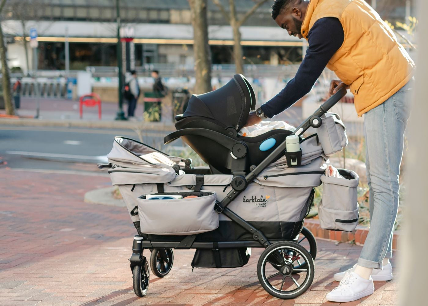 caravan coupe with newborn car seat
